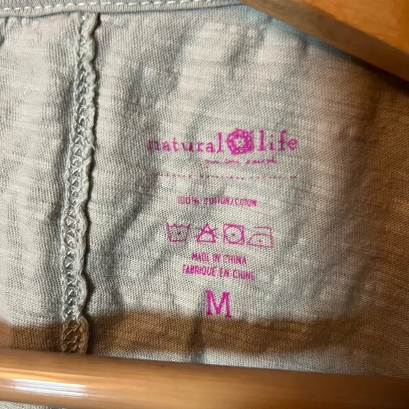 Natural Life Women’s M Boxy Peace Shirt - Picture 3 of 4